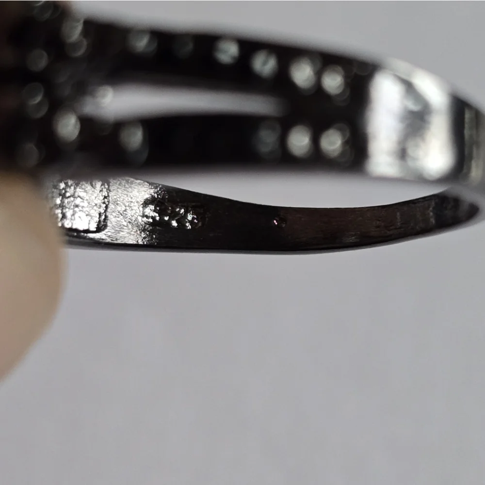 Skull Ring size 9 halloween spooky nine silver tone black faux gem skeleton goth